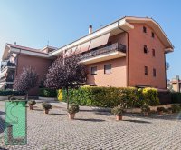 Pavona – APPARTAMENTO BILIVELLO CON ASCENSORE, CASTEL GANDOLFO