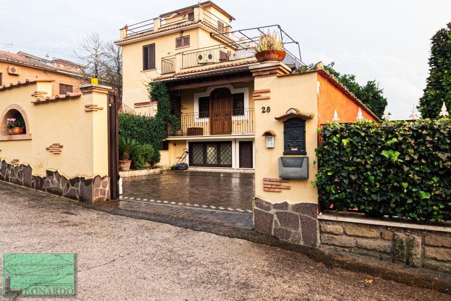 APPARTAMENTO INDIPENDENTE, CASTEL GANDOLFO (PAVONA) - Immobili Residenziali